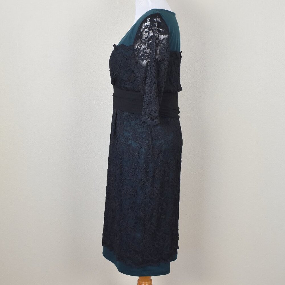 Kiyonna Lace Overlay Bodycon Dress - 1 - Picture 4 of 8